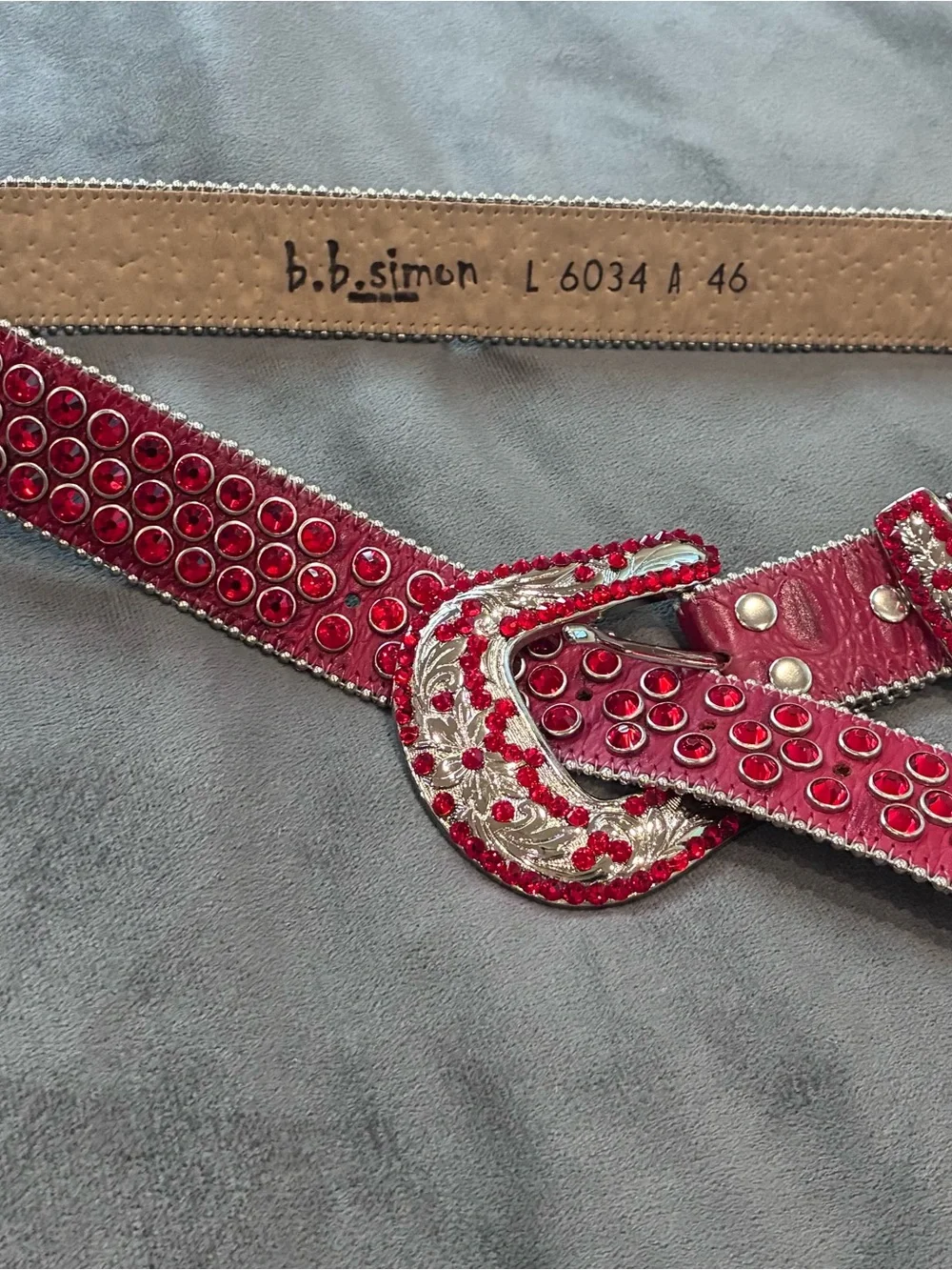 B.B. Simon bold red